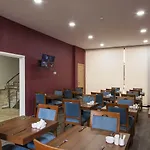 尼康亚港口套房及酒店