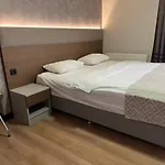 尼康亚港口套房及酒店