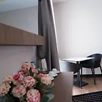 尼康亚港口套房及酒店