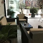 酒店 尼康亚港口套房及酒店 3*