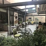 尼康亚港口套房及酒店 3*