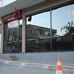 尼康亚港口套房及酒店 酒店