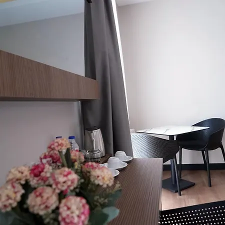 وفندق نكونيا ميناء