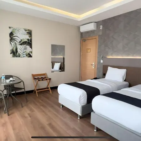 وفندق نكونيا ميناء فندق 3*