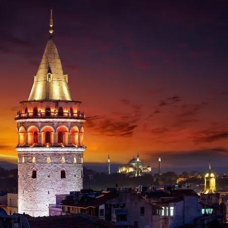 وفندق نكونيا ميناء